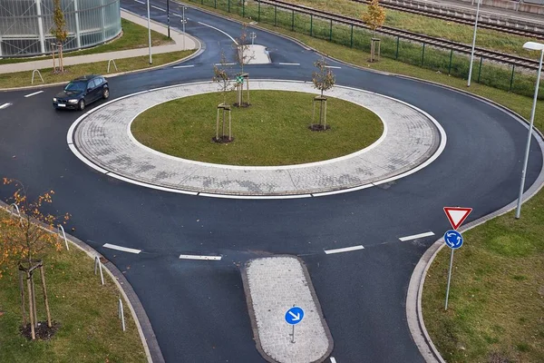 Roundabout intersection road layout — Stock Photo, Image