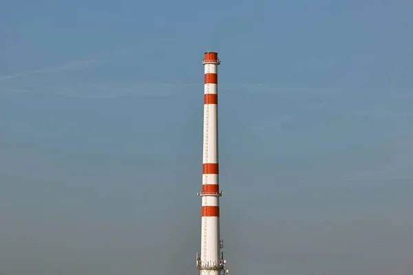 Schornstein wenn n Industrieanlage — Stockfoto