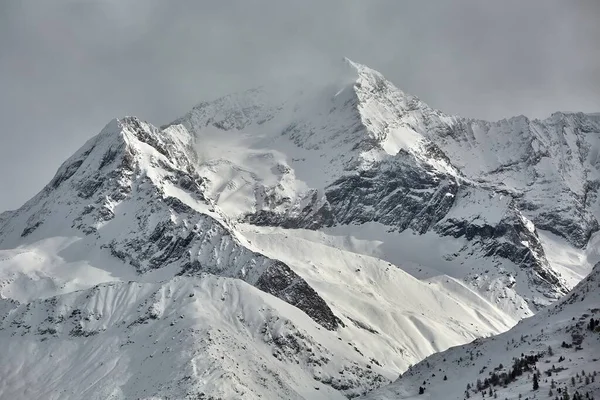 Berg in den Alpen — Stockfoto