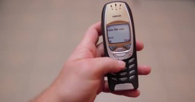 Eski Cep Telefonu Çalışıyor