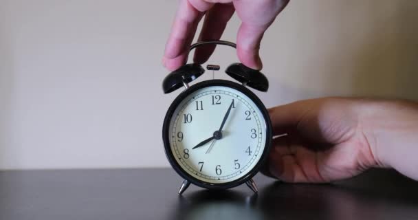 Nastavení hodin o hodinu zpět, dst konec, — Stock video