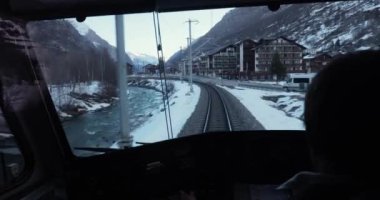 İsviçre Alplerinde Zermatt Mekiği treni, sürücüler