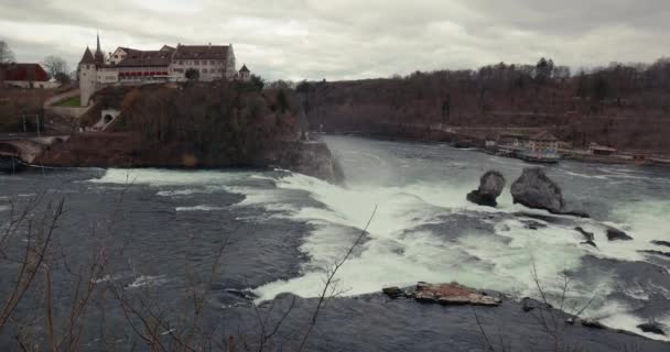 Waterval van de Rijn in Zwitserland — Stockvideo