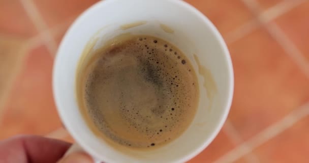 Bere una tazza di caffè — Video Stock