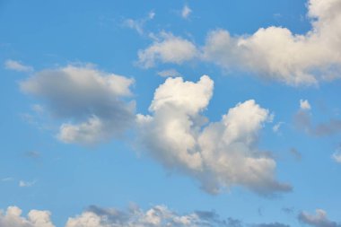 Gökyüzündeki bulutlar