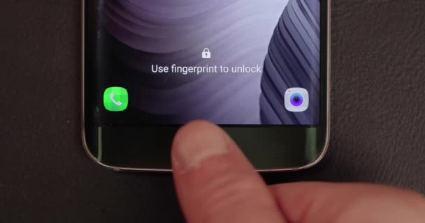 Смартфон датчик отпечатков пальцев Нет совпадения — стоковое видео