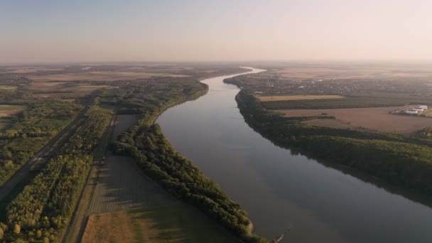 Sungai besar aliran udara drone ditembak — Stok Video