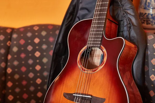 Detalhe da guitarra acústica — Fotografia de Stock