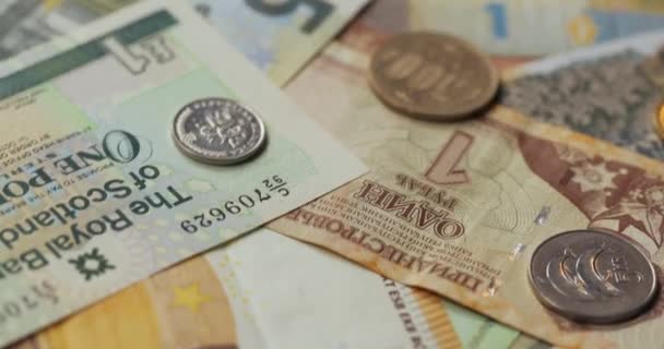 Billetes de Dinero y Monedas de Muchos Países — Vídeo de stock