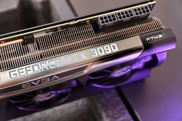 Geforce RTX 3090 Nvidia GPU Графічна карта всередині ігрової комп'ютерної конфігурації — стокове фото