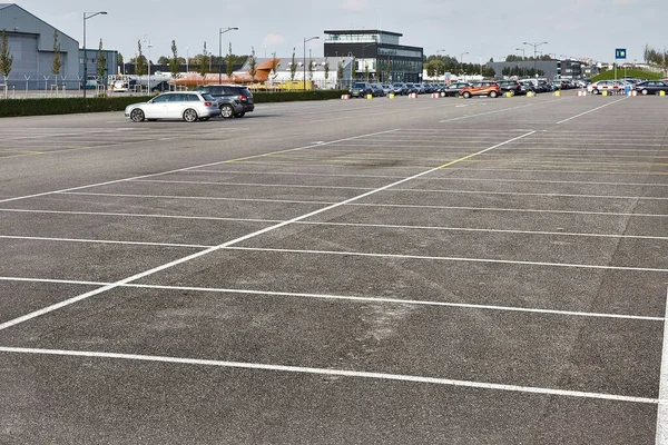 Carpark with empty spots — Stock Photo, Image