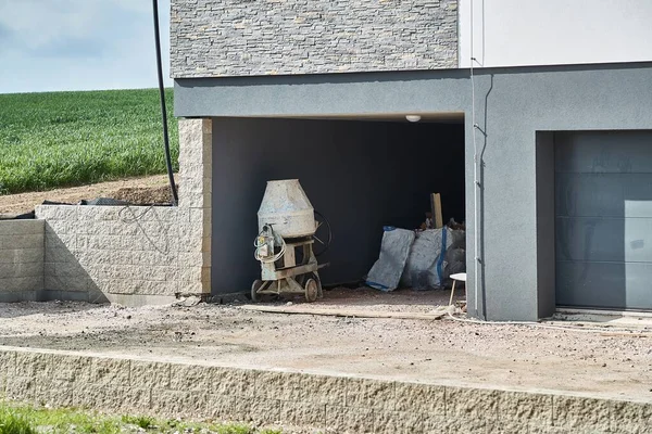 Concrete Mixer in a Garage — стоковое фото