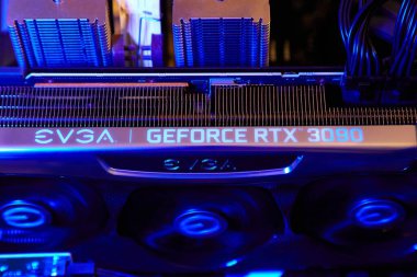 Geforce RTX 3090 Nvidia GPU grafik kartı oyun bilgisayarı yapılandırması içinde