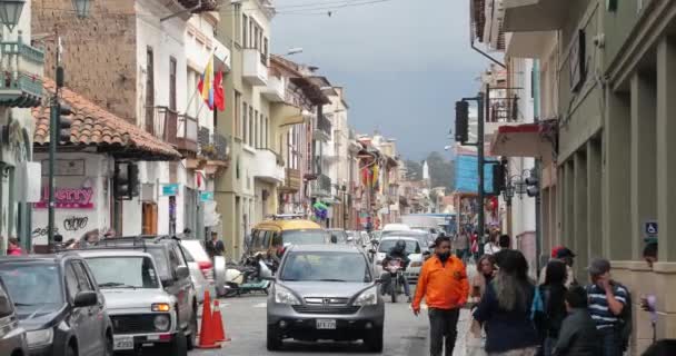 Een straat in Zuid-Amerika, Cuenca, Ecuador — Stockvideo