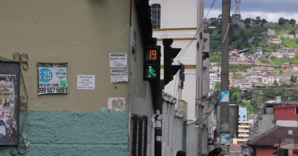 Quito, Ecuador, általános nézet egy üdvözlő — Stock videók