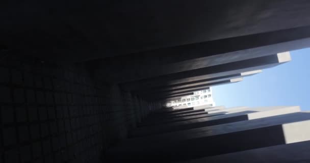 Вращение Берлинской мемориальной камеры — стоковое видео