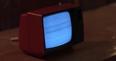Eski televizyon çekmiyor.