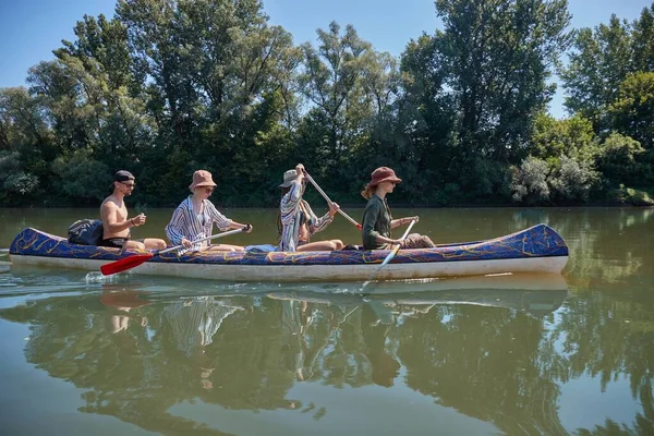 Tour in canoa fiume nuotare — Foto Stock
