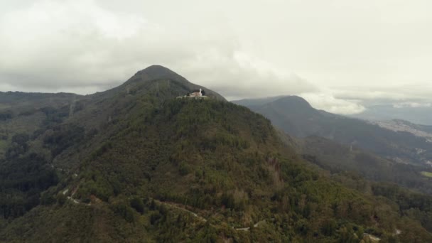 哥伦比亚波哥大的瓜德罗普山，空中录像 — 图库视频影像