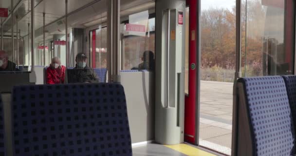 Train leaving fromt a staion in Berlin, inside view — Video Stock