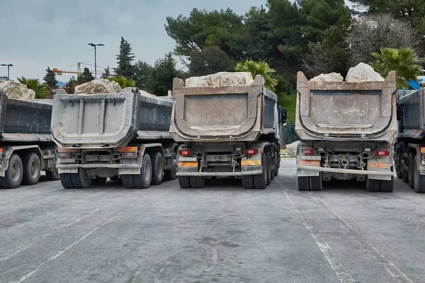 Dump Trucks for Road Construction — Stockfoto
