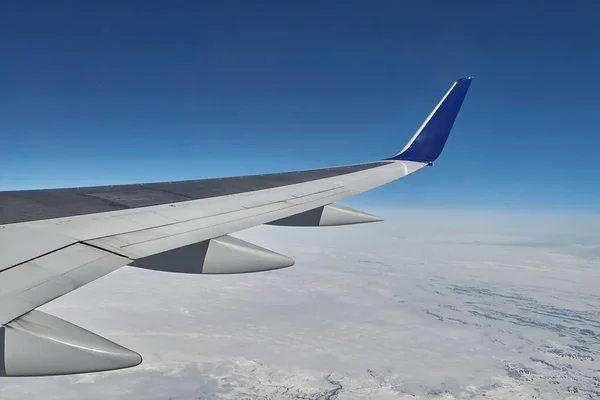 Fliegen im Flugzeug — Stockfoto