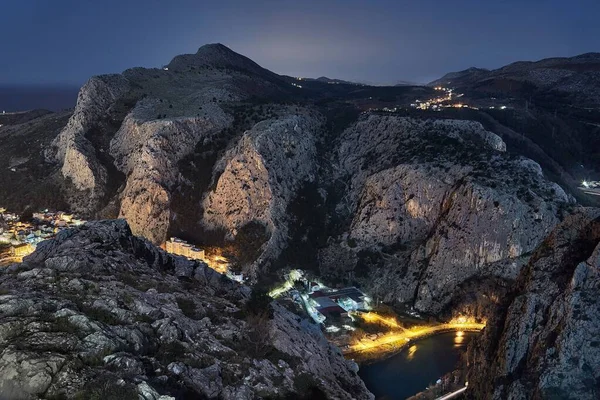 Berglandschap in Omis, Kroatië — Stockfoto