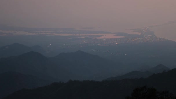 Wilight táj Sierra Nevada de Santa Marta, hő köd távolság — Stock videók