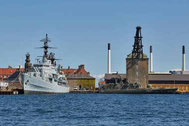 Kopenhag, savaş gemileri HDMS Peder Skram ile kenetlendi