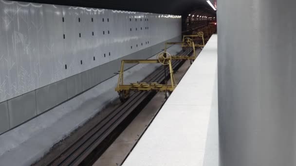 Rekonstrukce stanice metra, kolejnice — Stock video
