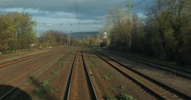 Вид спереду залізничної подорожі — стокове відео