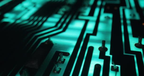 Tecnología electrónica de placa de circuito de primer plano — Vídeos de Stock