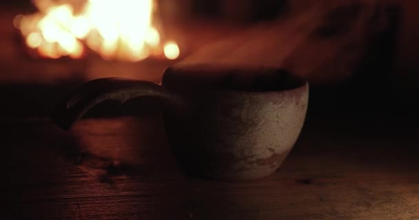 Тамі Кукса Тонкої Лапландії Пара Гарячого Чаю Росте Біля Вогню — стокове відео