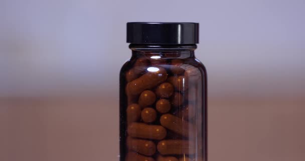 Médicament Pilules Médicamenteuses Dans Une Bouteille Spining — Video