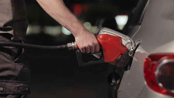 Enchendo Combustível Carro Uma Bomba Posto Gasolina Noite — Fotografia de Stock