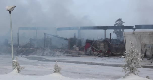 Abgebranntes Einkaufszentrum Finnischen Lappland Ruinen Bleiben Nach Dem Verheerenden Brand — Stockvideo