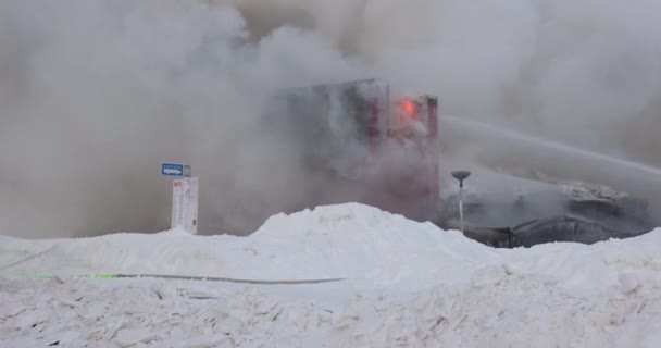 Bruciando Centro Commerciale Della Lapponia Finlandese Pompieri Cercano Fermare Fiamme — Video Stock