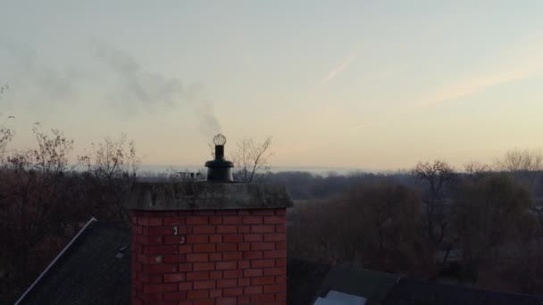 Une Épaisse Fumée Provenant Une Cheminée Des Images Aériennes Drones — Video