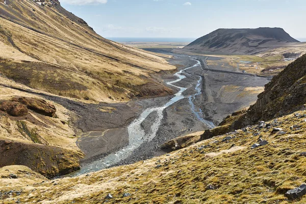 Подорож Ісландії Нерівним Скелястим Гірським Ландшафтом Сельяваллауг — стокове фото