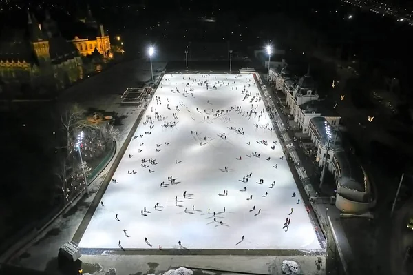 People Ice Skating Large Ice Rink Budapest Aerial Top View — Stock Photo, Image