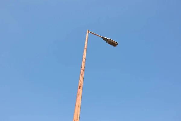 Farolas Contra Cielo Azul —  Fotos de Stock