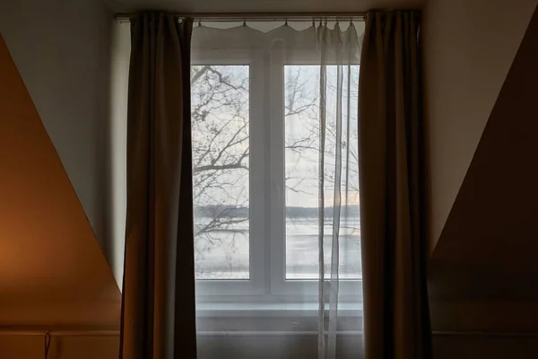 Vue Sur Fenêtre Extérieur Depuis Une Chambre Confortable — Photo