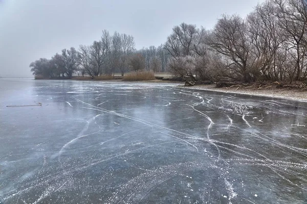 Superficie Congelada Del Lago Frío Paisaje Invernal —  Fotos de Stock