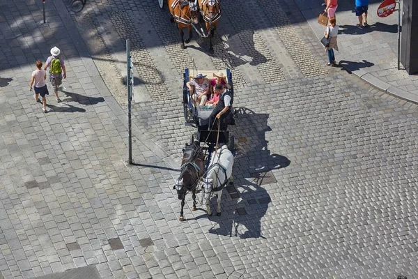 Vianna Austria Circa 2017 Carruaje Caballos Esperando Los Turistas Ofreciendo —  Fotos de Stock