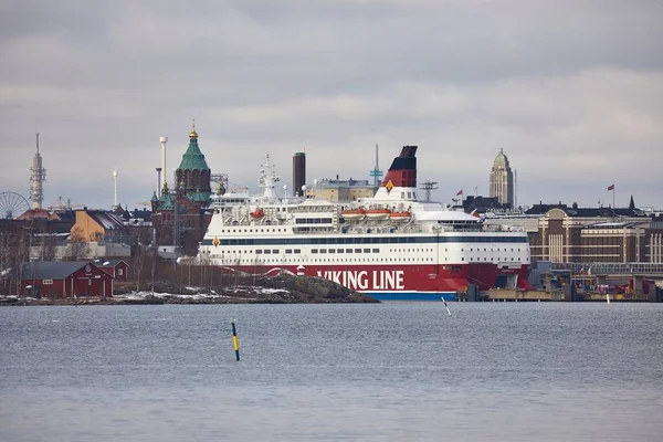 Helsinki Finsko Circa 2017 Trajekt Viking Line Přístavu Helsinkách Finská — Stock fotografie