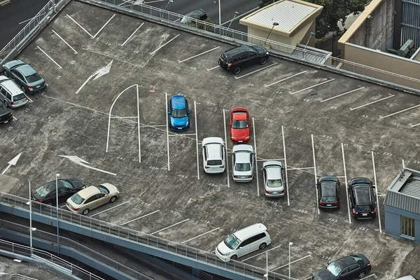 Autos Auf Einem Parkplatz Von Oben — Stockfoto