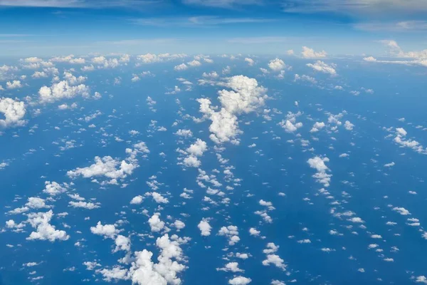 Volando Por Encima Las Nubes Sin Fin Ver Agua Del —  Fotos de Stock