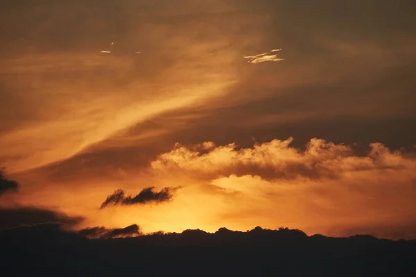 Żywe Kolory Zachodu Słońca Niebo Chmurami — Zdjęcie stockowe