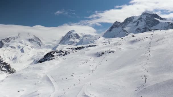 Снежный Высокогорный Ландшафт Подъемником Швейцарском Горнолыжном Курорте Фаматт — стоковое видео