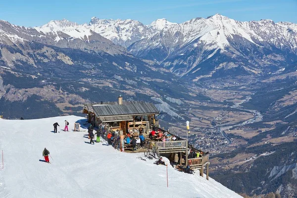 Pra Loup Frankrike Circa 2016 Restaurant Trehytte Utsiktstur Franske Alpene – stockfoto